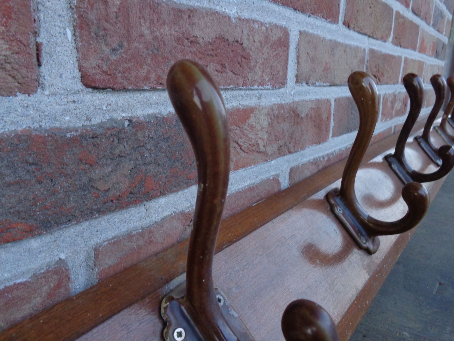 Oude Schoolkapstokken Emaille GVH | Interieur Decoratie